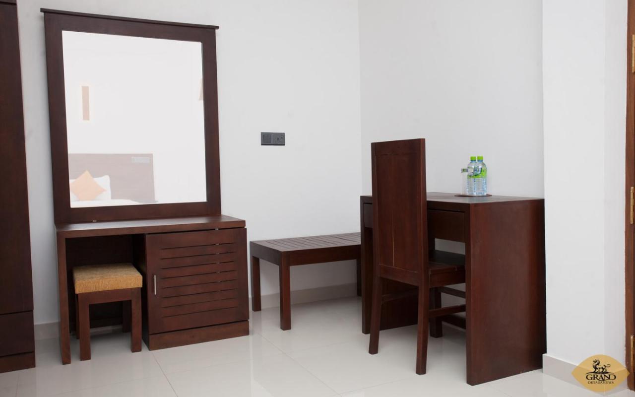 Grand Detagamuwa Hotel Kataragama Buitenkant foto