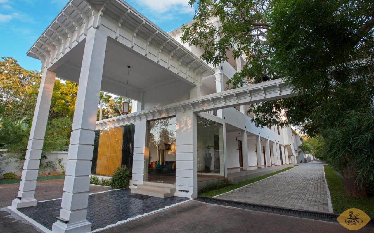 Grand Detagamuwa Hotel Kataragama Buitenkant foto